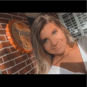 Meet your Posher, Averi